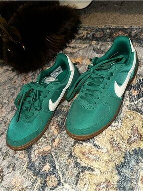 Nike Men’s Teal Canvas Low-Top Sneakers with White Swoosh